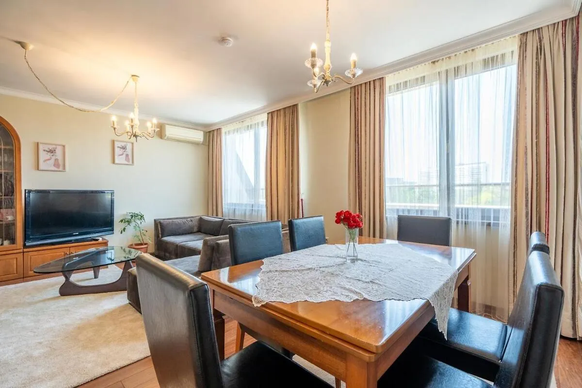 公寓 Elegant Aristocratic 2 Bdrm Flat, Top Location 索菲亞