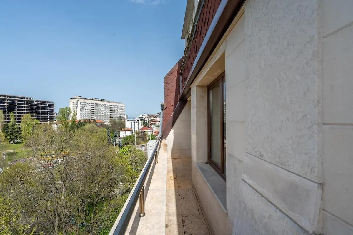 Elegant Aristocratic 2 Bdrm Flat, Top Location 索菲亞 保加利亚
