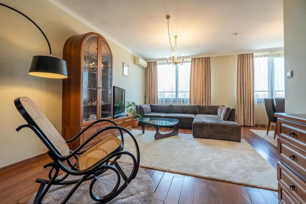 Elegant Aristocratic 2 Bdrm Flat, Top Location 索菲亞